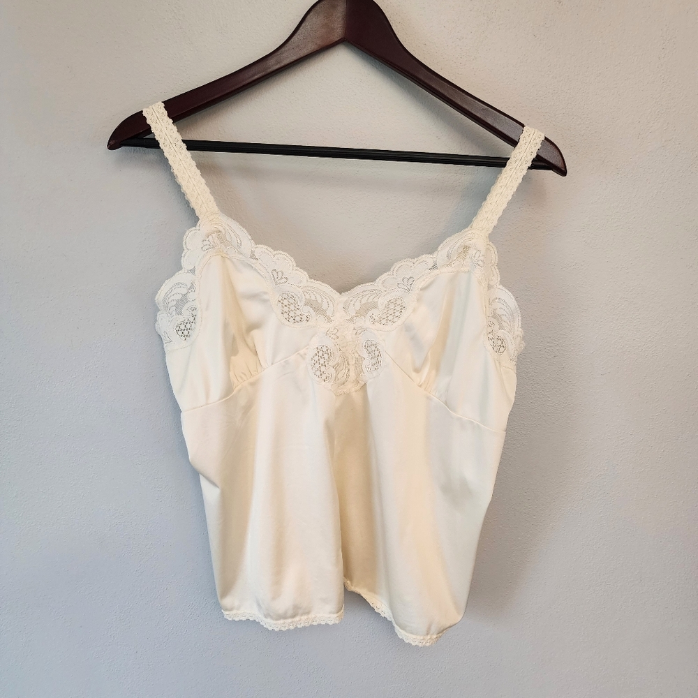 Bali Studio ivory lingerie lace sleep top size 42